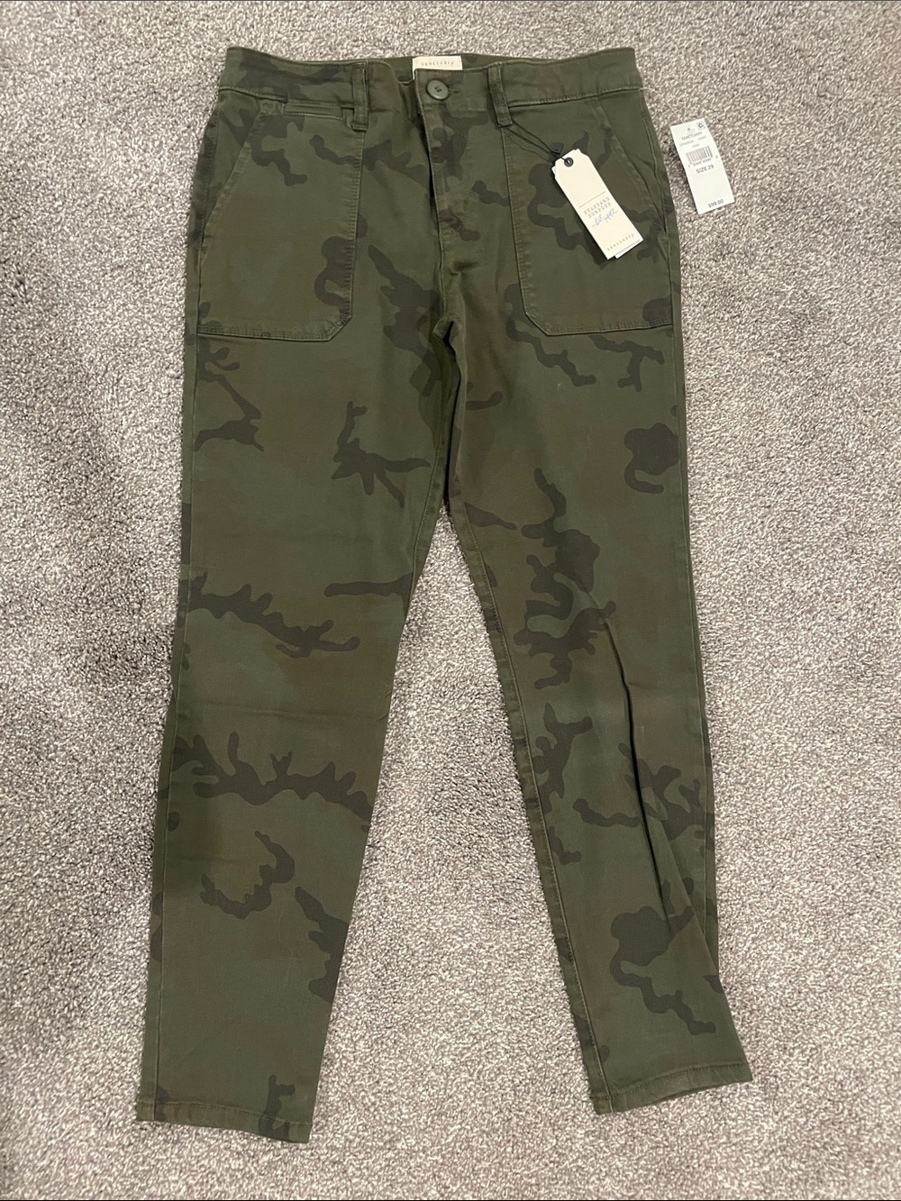 Sanctuary Women’s Olive Green Camo Cargo Pants